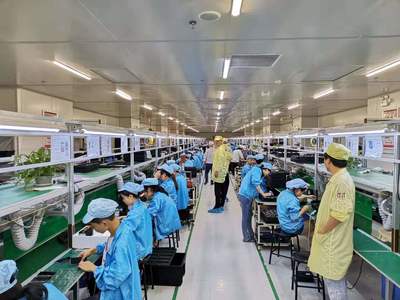 蘇寧拼購助力老人機(jī)企業(yè)轉(zhuǎn)型“革命” 拼拼工廠帶來多方共贏，開啟智能產(chǎn)品銷售新篇章